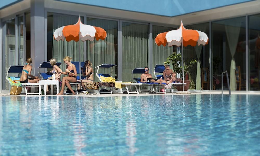 Hotel Parigi Bibione Exterior photo